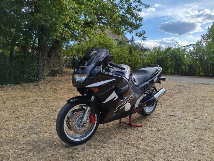 HONDA CBR 1000 F