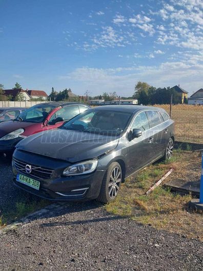 VOLVO V60 2.4 D [D6] PHEV AWD Summum Geartronic