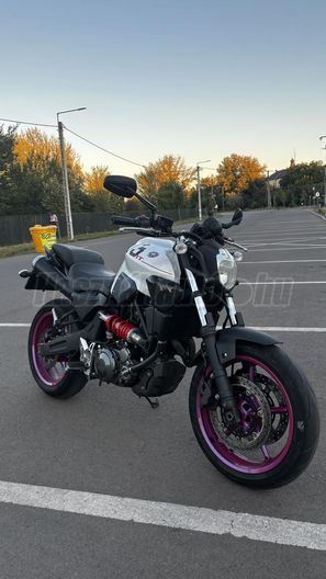 YAMAHA MT-03