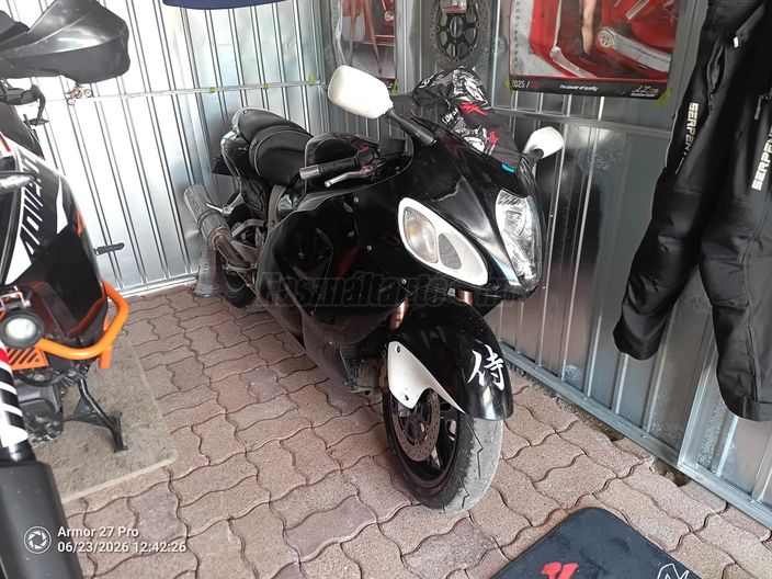 SUZUKI GSX 1300 R (HAYABUSA)