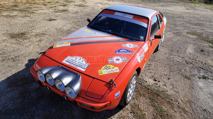 PORSCHE 924