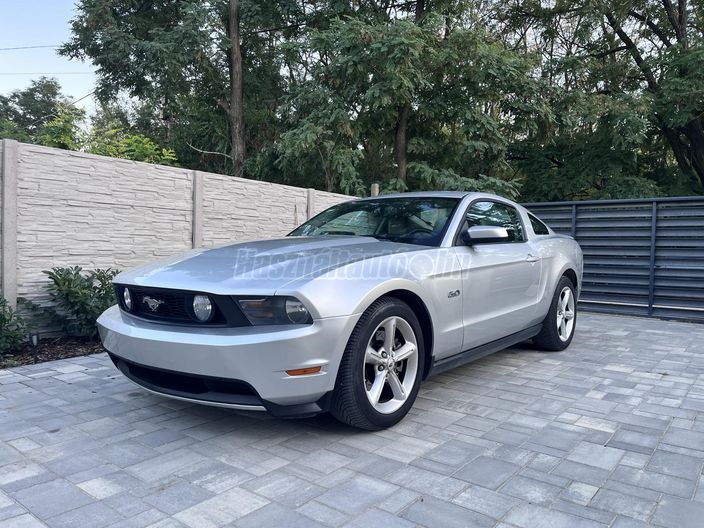 FORD MUSTANG Fastback 5.0 V8 GT (Automata)
