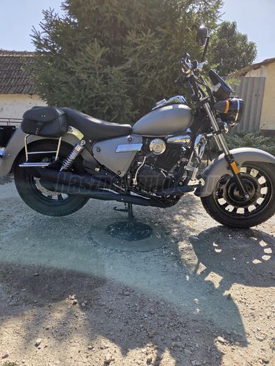 KEEWAY SUPERLIGHT 125