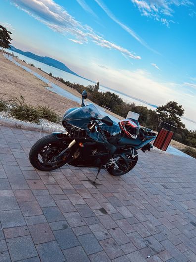 YAMAHA YZF R6