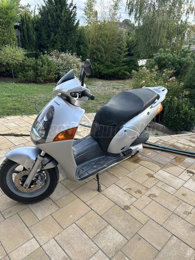 HONDA NES 125