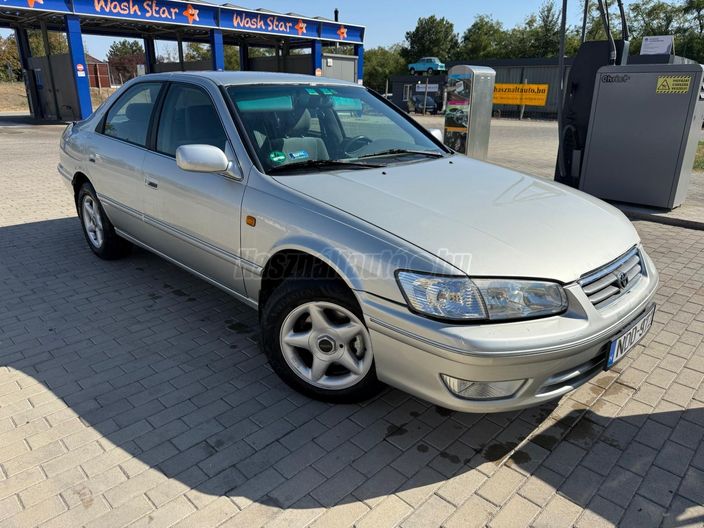 TOYOTA CAMRY 2.2 GL