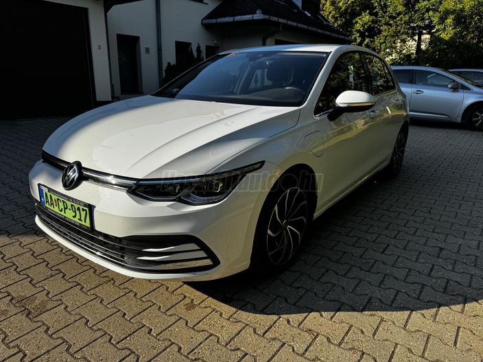 VOLKSWAGEN GOLF VIII