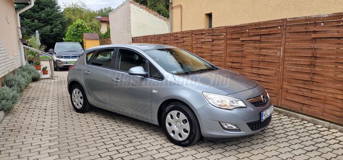 OPEL ASTRA J 1.4 Enjoy