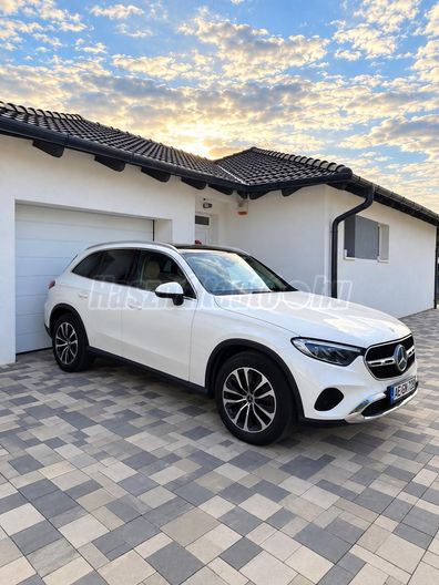 MERCEDES-BENZ GLC 220 d 4Matic 9G-TRONIC Mild hybrid drive