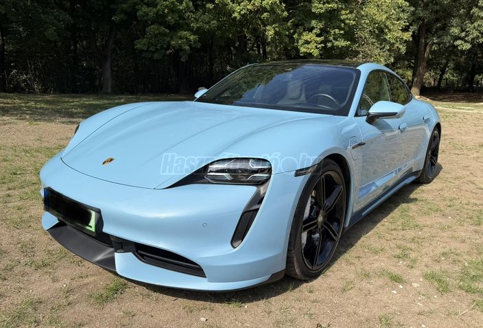 PORSCHE TAYCAN Turbo