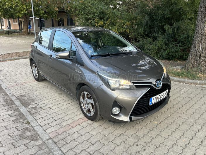 TOYOTA YARIS 1.5 HSD Live e-CVT