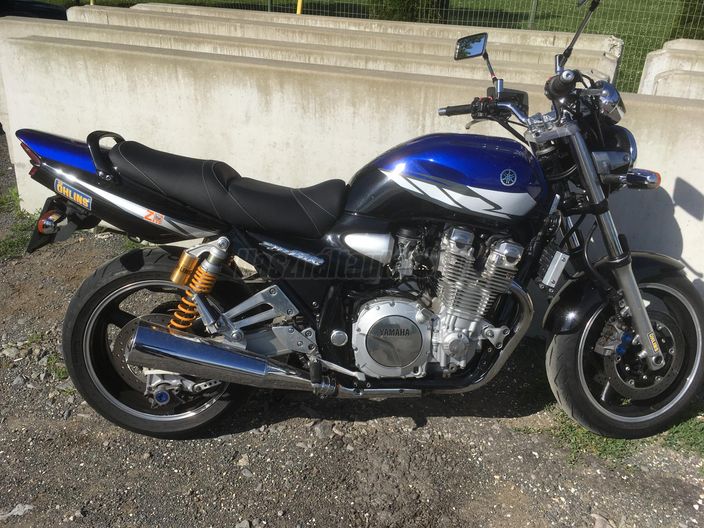 YAMAHA XJR 1300