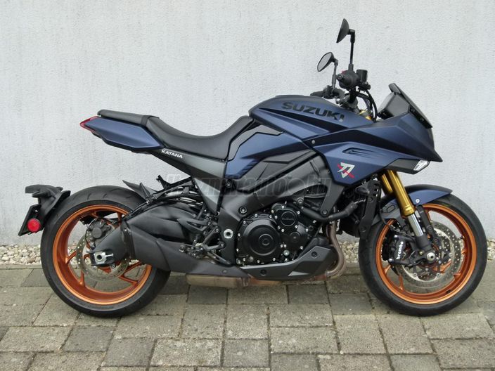 SUZUKI GSX-S 1000 (KATANA)
