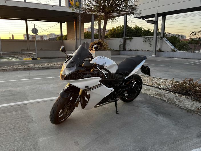 HONDA CBR 600 F