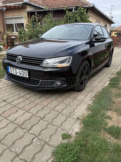 VOLKSWAGEN JETTA VI 1.6 CR TDI Comfortline DSG