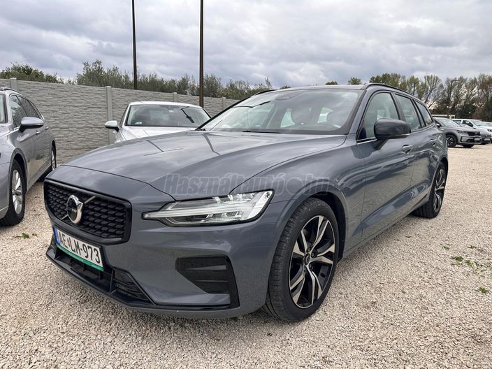 VOLVO V60 2.0 [B3] MHEV Plus Dark DCT