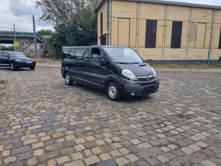 OPEL VIVARO 2.5 CDTI Tour Elegance L1H1 2.7t