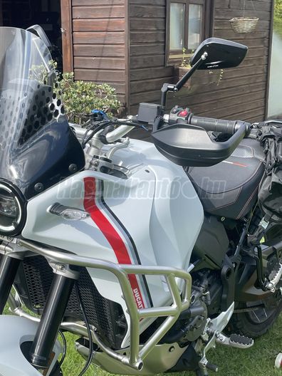 DUCATI DESERTX