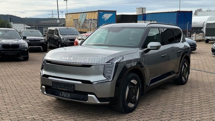 KIA EV9 99,8kWh Earth [7személy]