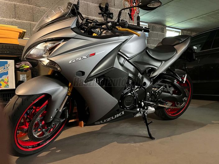 SUZUKI GSX-S 1000 F