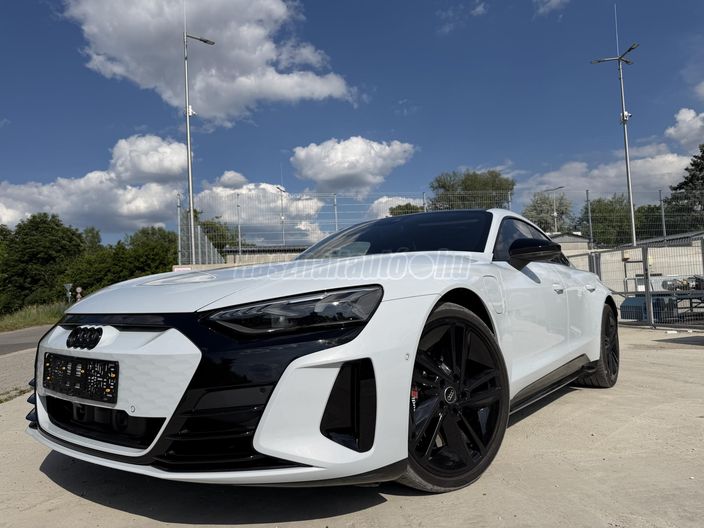 AUDI E-TRON GT S