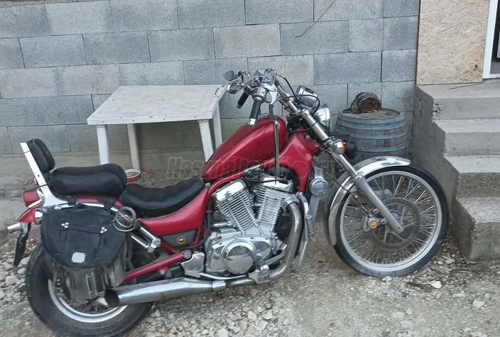 SUZUKI VS 800 (INTRUDER)