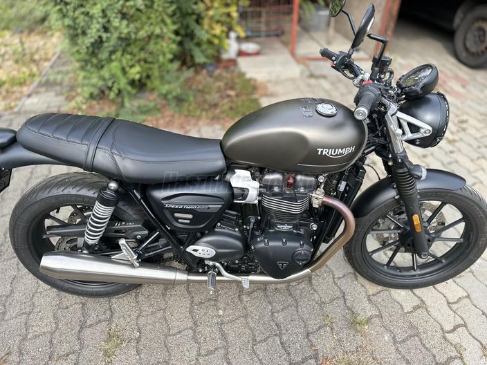 TRIUMPH SPEED TWIN