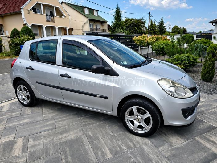 RENAULT CLIO 1.2 16V Dynamique Plus