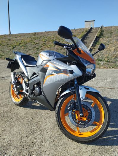 HONDA CBR 125 R
