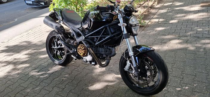DUCATI MONSTER 1100 (DUAL SPARK)