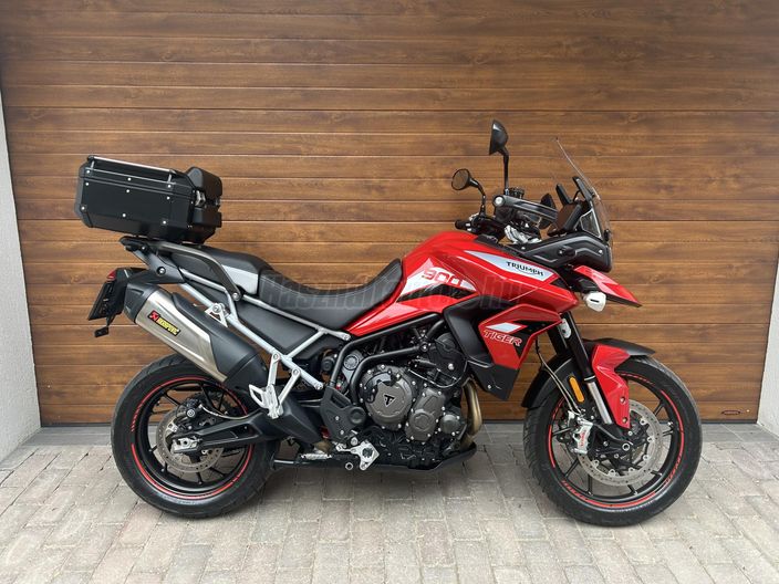 TRIUMPH TIGER 900