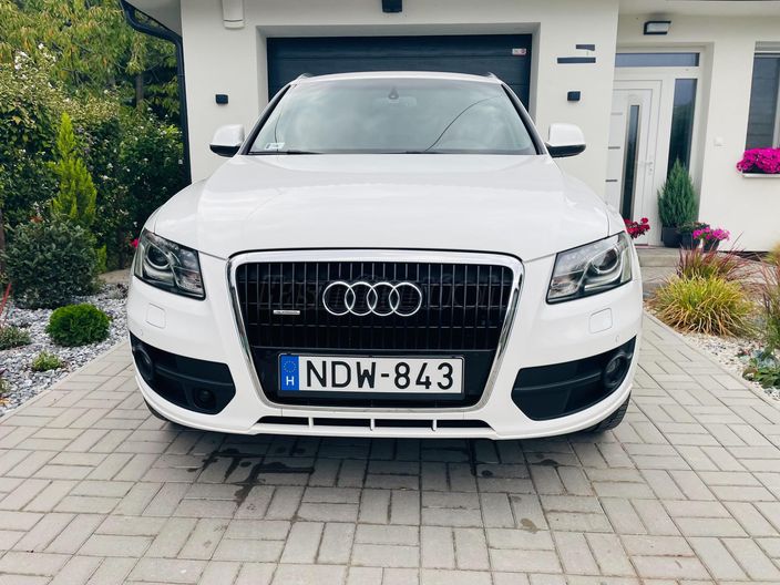 AUDI Q5 3.0 TDI DPF quattro S-tronic