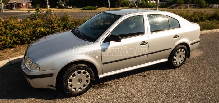 SKODA OCTAVIA 1.6 Cool Tradition