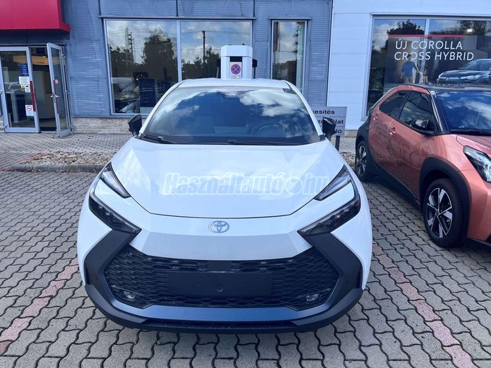 TOYOTA C-HR 1.8 Hybrid Style e-CVT Készletről!