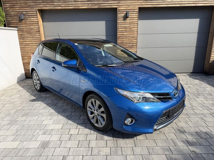 TOYOTA AURIS 1.8 HSD Sol Navi (Automata)