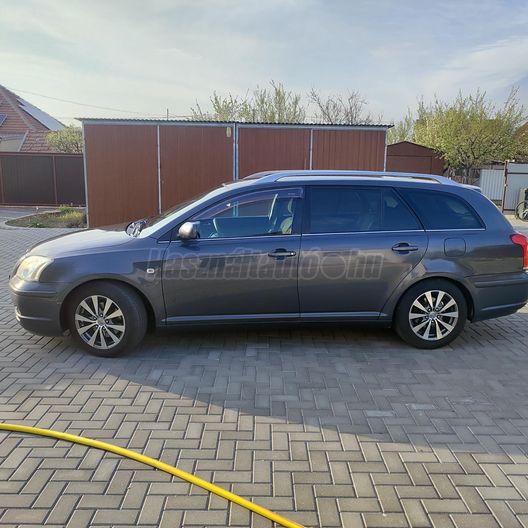 TOYOTA AVENSIS 2.2 D-4D Sol