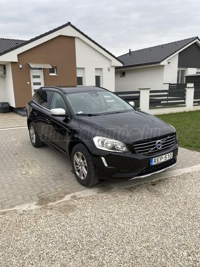 VOLVO XC60 2.0 D [D4] Momentum Geartronic FWD