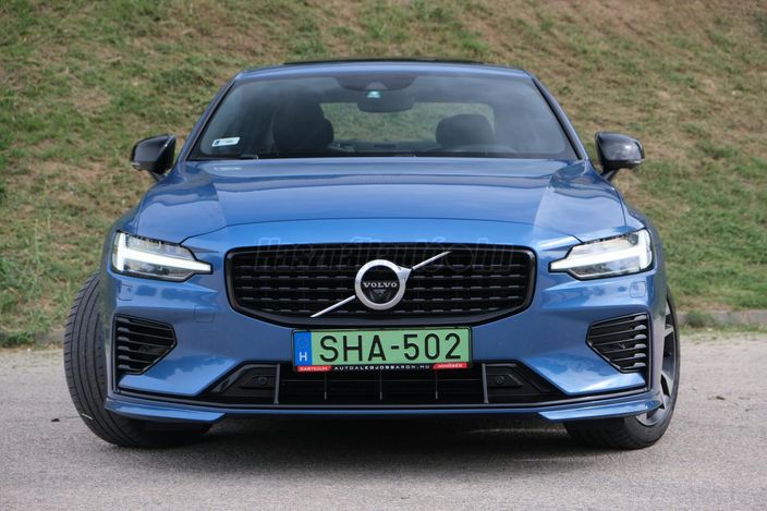VOLVO S60 2.0 [T8] Recharge R-Design AWD Geartronic