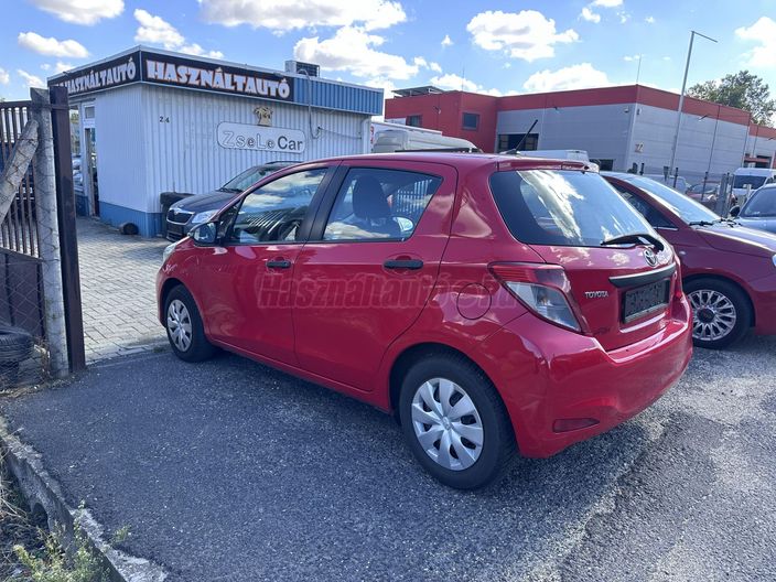TOYOTA YARIS 1.0