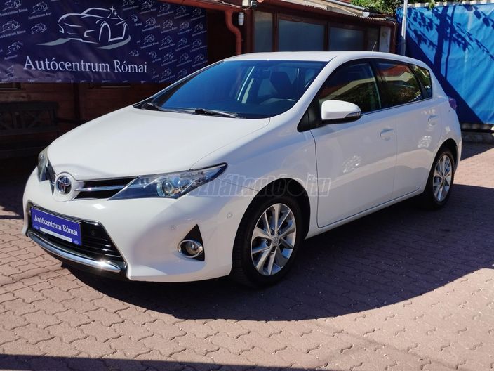 TOYOTA AURIS 1.6 Limited
