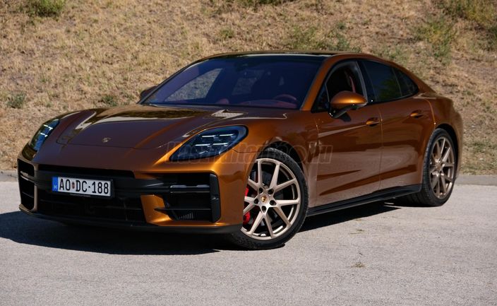 PORSCHE PANAMERA GTS PDK