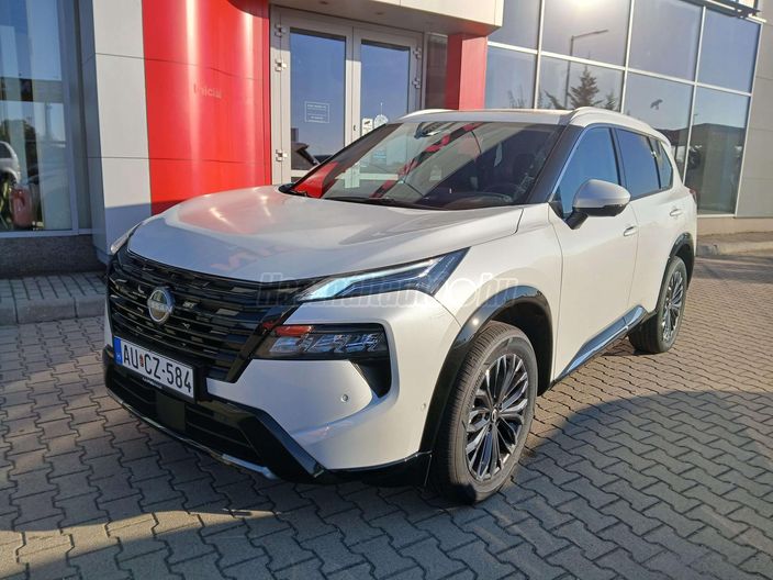 NISSAN X-TRAIL e-Power e-4orce 213LE 4WD Tekna
