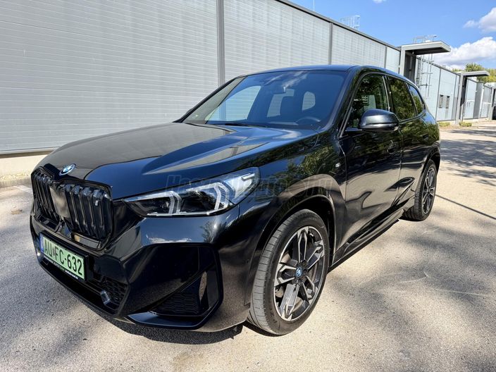 BMW IX1 xDrive30 64,8kWh