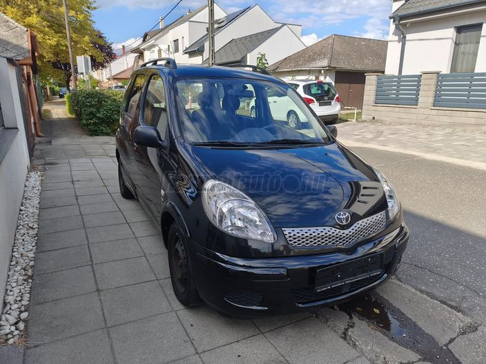 TOYOTA YARIS VERSO 1.3 Luna