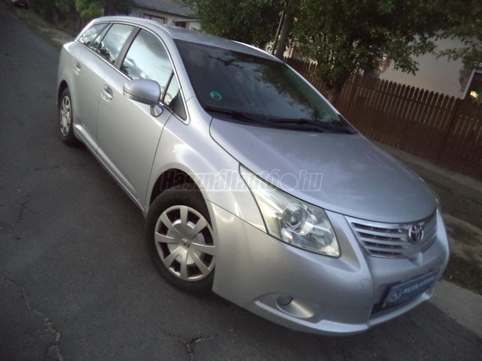 TOYOTA AVENSIS Wagon 1.8 Executive