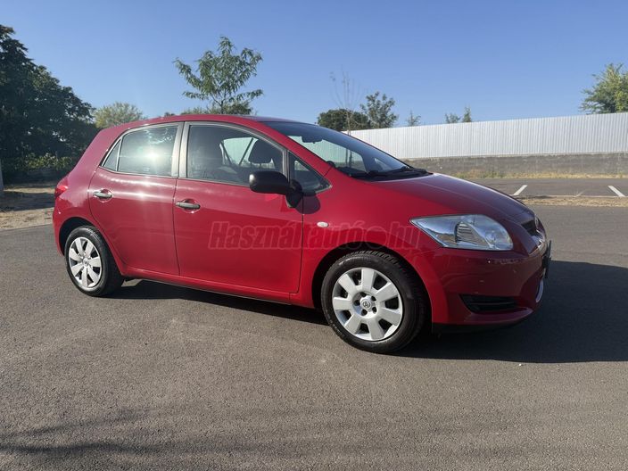 TOYOTA AURIS 1.33 2009