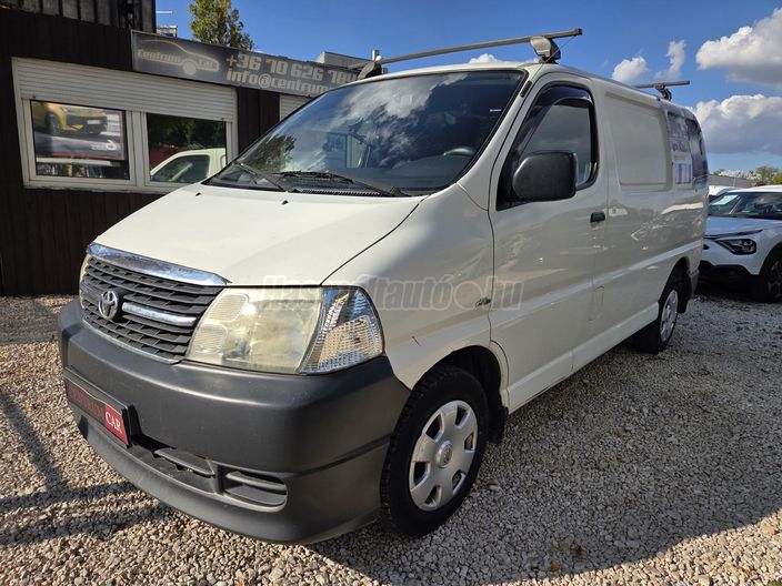 TOYOTA HIACE 2.5 D-4D Panel Van Comfort LONG