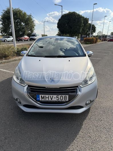 PEUGEOT 208 1.6 VTi Allure