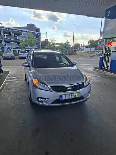 KIA CEE'D 1.4 EX