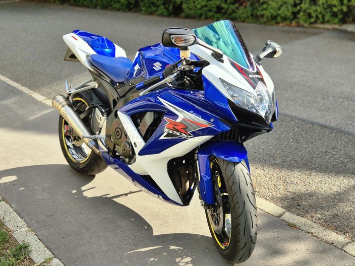 SUZUKI GSX-R 750